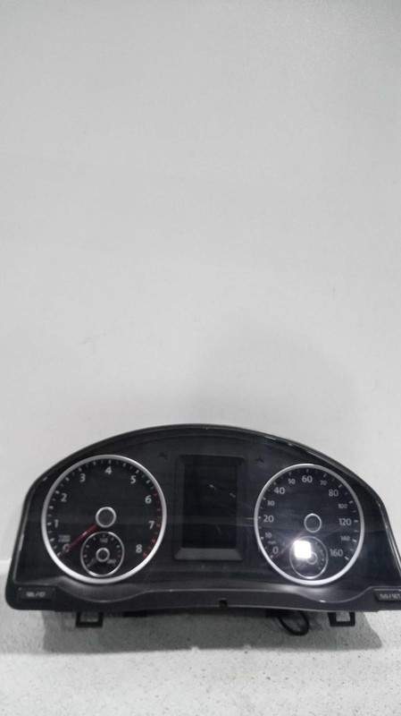 2013 Volkswagen Tiguan Speedometer Gauge OEM Silver 105k Miles ID 5N0920973BX