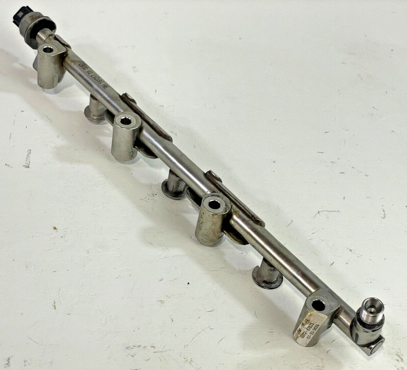 16-20 INFINITI Q50 17-20 Q60 3.0L FRONT RIGHT ENGINE FUEL INJECTOR RAIL # 87833