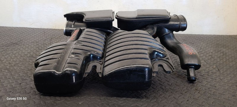 10-13 Range Rover Sport 5.0L V8 Air Cleaner Resonator Box OEM LR023449