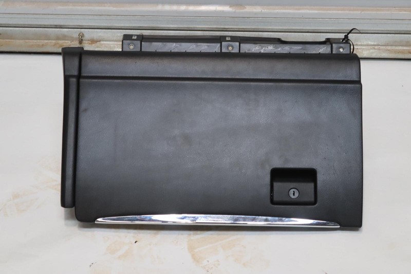 2011-2013 INFINITI QX56 DASHBOARD PASSENGER GLOVE BOX STORAGE BLACK OEM