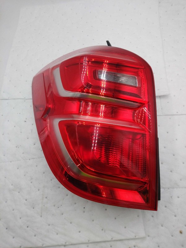 2016 Chevrolet Equinox Left Tail Light Assembly White OEM 10901 111K Miles