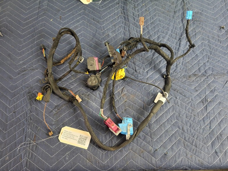 Used Oem Mercedes Left Driver Front Seat Wiring Harness for 2021 GLB 250