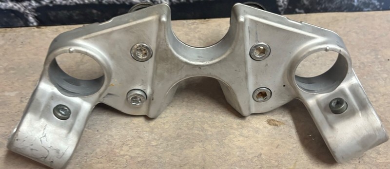 2002 Suzuki Katana GSX750F GSX 750F Handlebar Mount Bracket Support Top Riser Z6