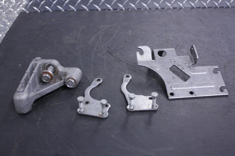 03 YAMAHA XLT 1200 WAVE RUNNER MISC BRACKETS MOUNT SET OF 4 HARDWARE XLT1200