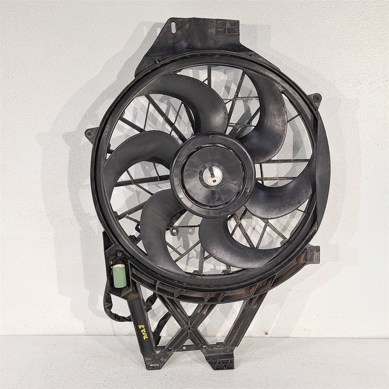 01-04 Mustang GT Electric Engine Cooling Fan 4.6L V8 2001-2004 Oem AA7028