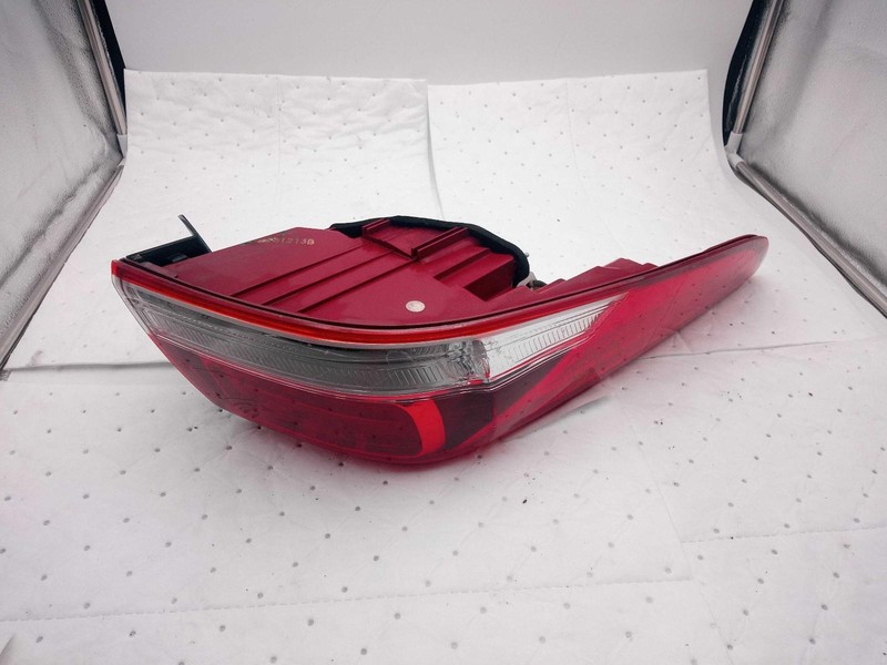 2017 KIA OPTIMA Left Tail Light Assembly SILVER 575734 67K Miles Used