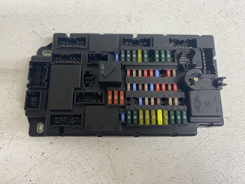 2011 Mini Countryman Main Cabin Interior Fuse Box Relay Panel 61 35 9803978-01
