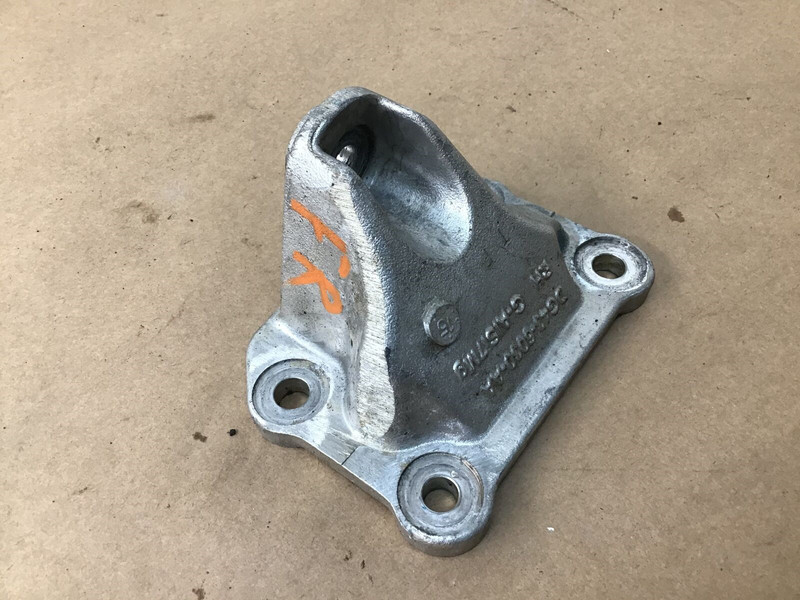 Aston Martin DB9 GT 2016 6.0L Right Engine Motor Support Mount Bracket 13-16 ;:Y