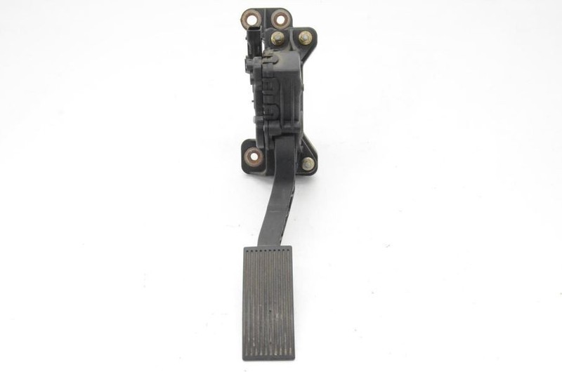 2005-2009 NISSAN PATHFINDER 4X2 SE GAS PEDAL 18002 EA000