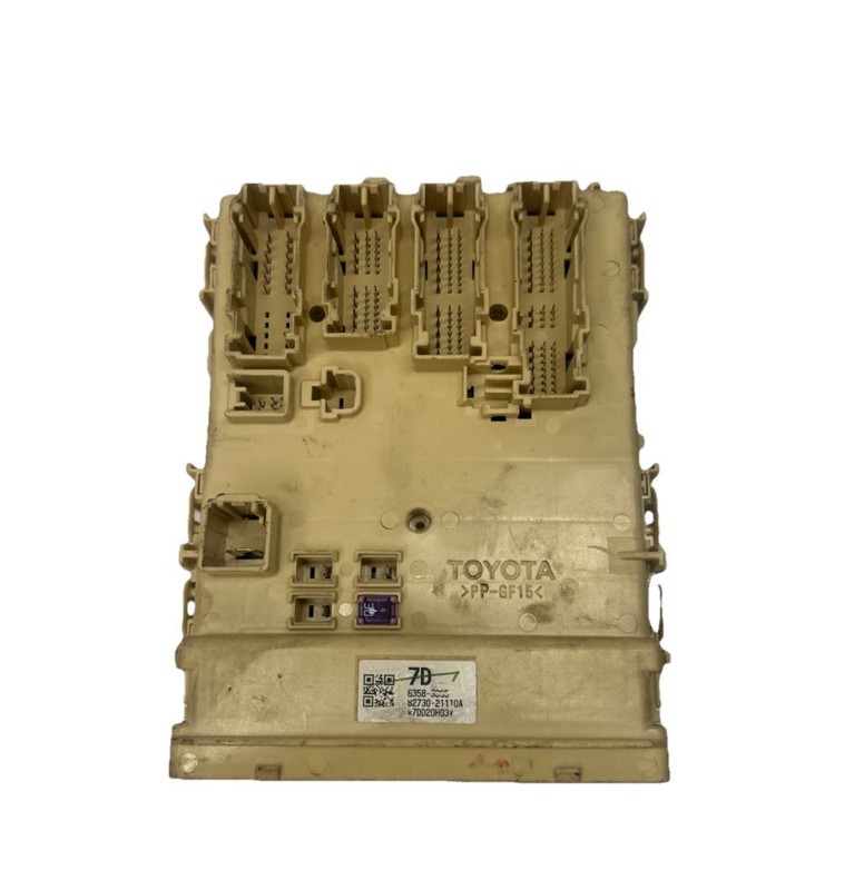 Toyota Corolla junction box 2015 junction fuse relay block box assy OEM 63582642