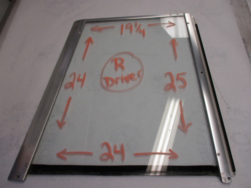 1986 Bayliner Capri Front Starboard Right Side Windshield Window 19.25x24x25x24