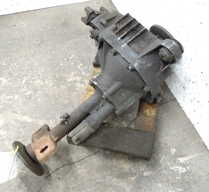 1997-1999 Chevrolet C1500 5.0L 5.7L Front Differential Carrier 3.73 Opt GT4 OEM