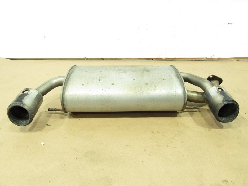 17-21 Toyota 86 GT 2018 2.0L Rear Center Muffler Exhaust Tail Pipe *