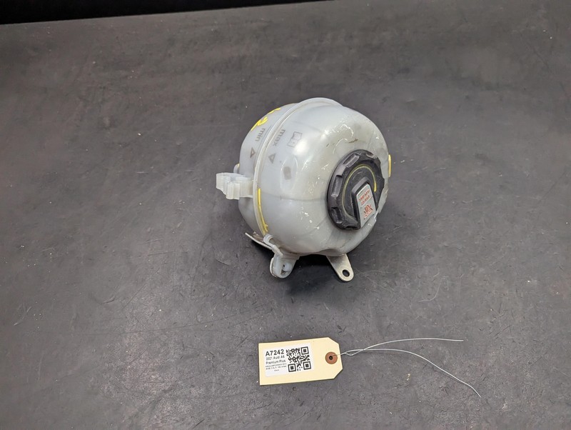 Radiator Coolant Reservoir 2021 Audi A6 4K0121405AC 2022 2023