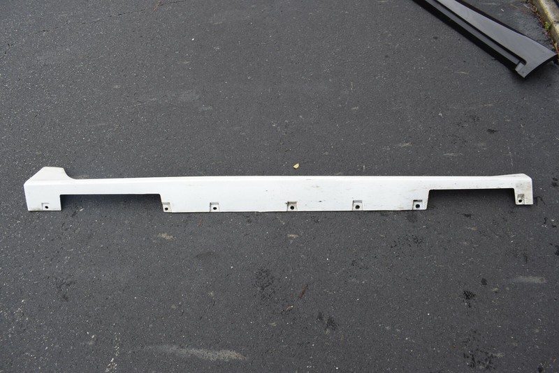 NISSAN ROCKER PANEL FACTORY OEM (LOCAL PICK UP ONLY )