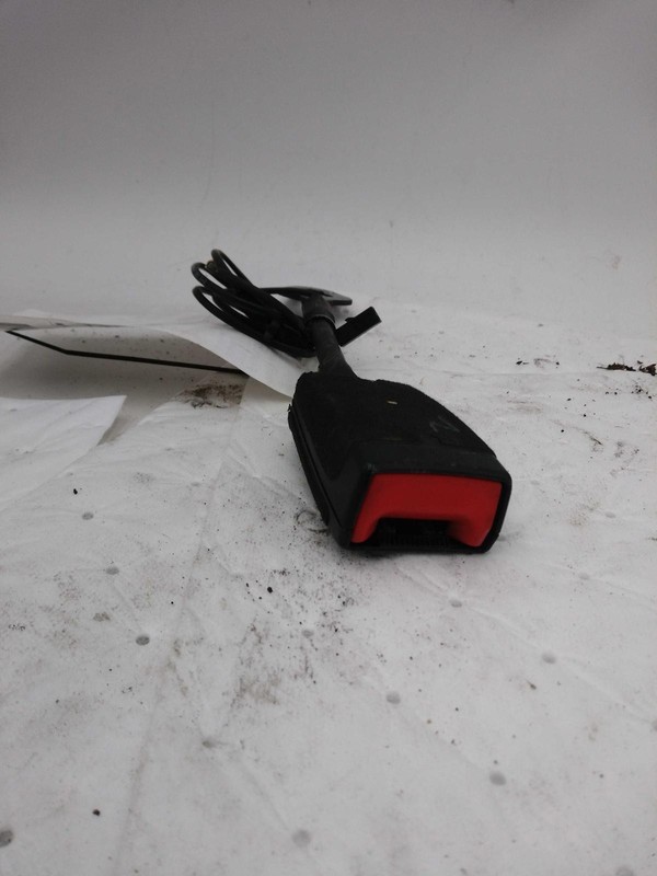 2013 Volkswagen Passat Seat Belt OEM White Driver Buckle 102k Miles