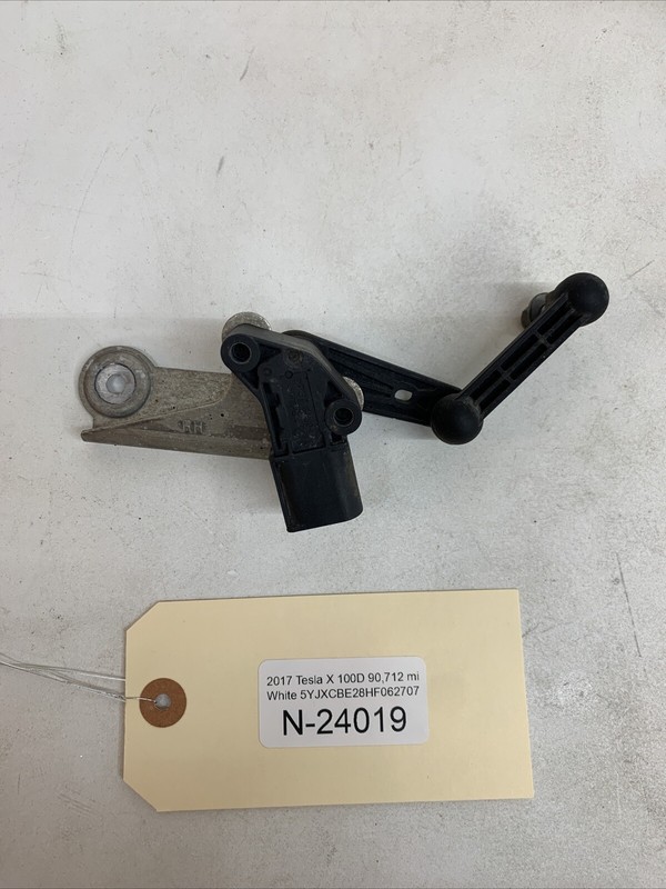 ⚡️12-21 TESLA MODEL X AWD FRONT RH SIDE SUSPENSION HEIGHT LEVEL SENSOR 24019 B61