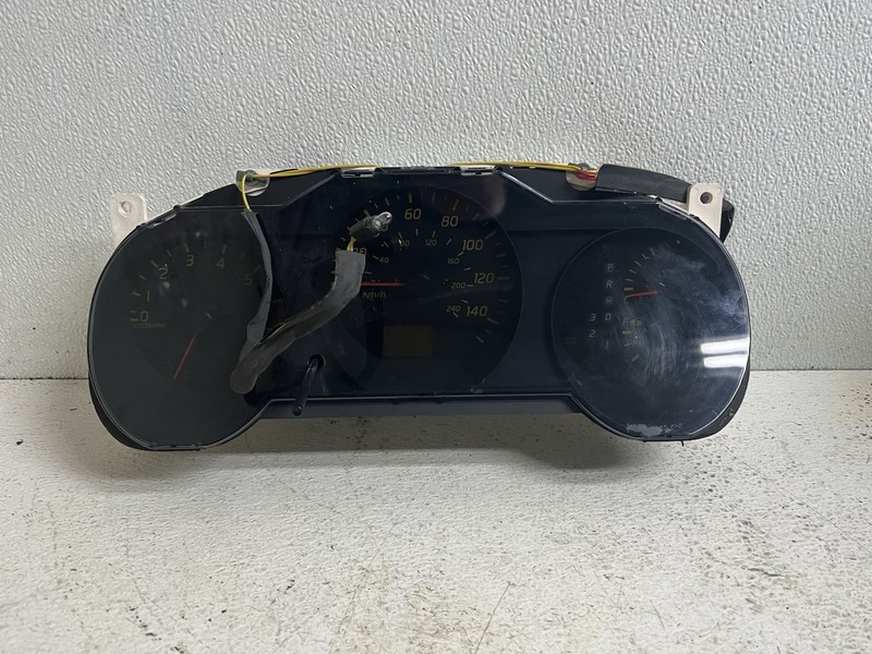 2002-2003 Nissan Altima 2.5 Auto NON-ABS Trip Temp Speedometer Gauge Cluster