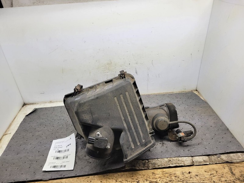 Air Cleaner 3.5L 2GRFE Engine 6 Cylinder Fits 09-16 VENZA 1697516
