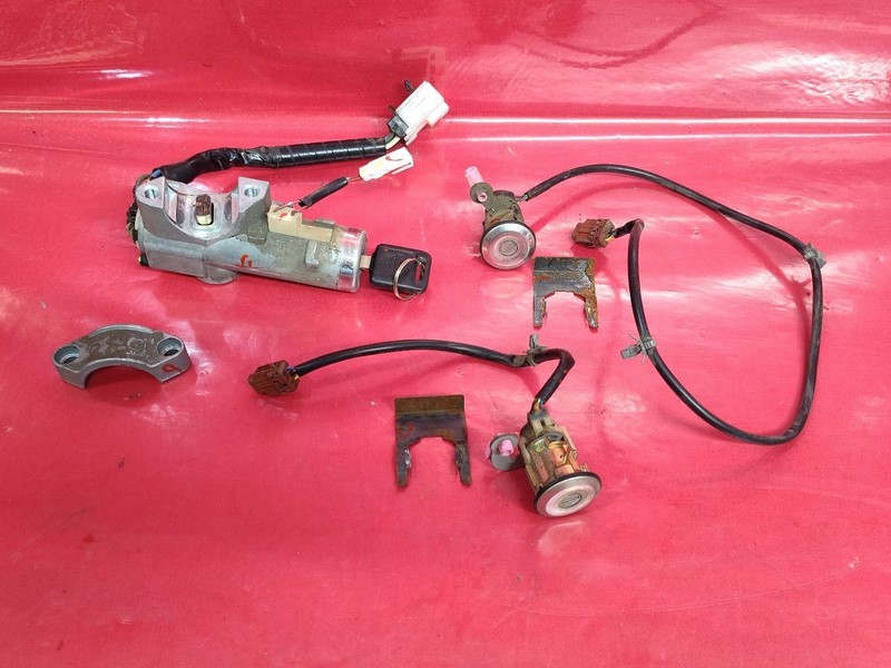 00-04 Nissan Xterra Frontier Ignition Lock Cylinder Tumbler Key SET Manual Trans