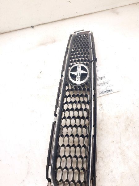 06-07 SCION TC FRONT UPPER GRILLE WITH EMBLEM