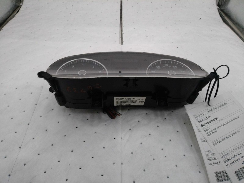 Used Speedometer Gauge fits: 2014 Volkswagen Jetta cluster Sdn MPH Base gasoline