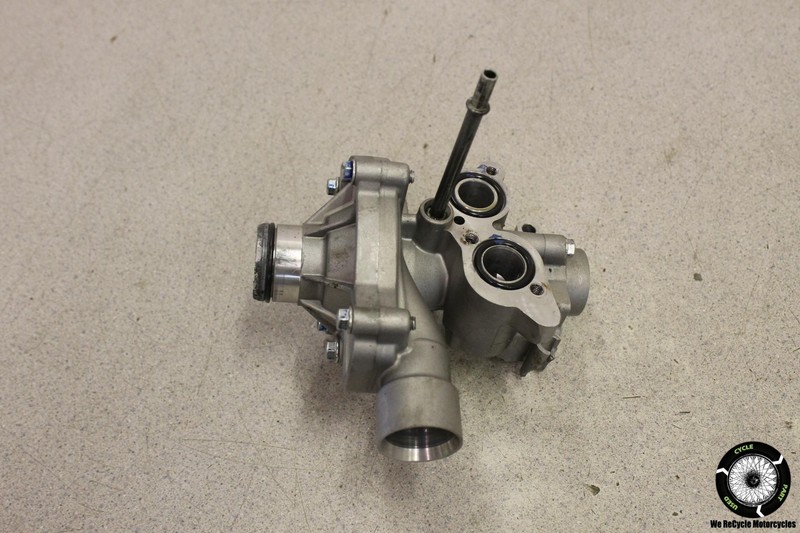 2012 Triumph Street Triple R ENGINE WATER OIL PUMP 12