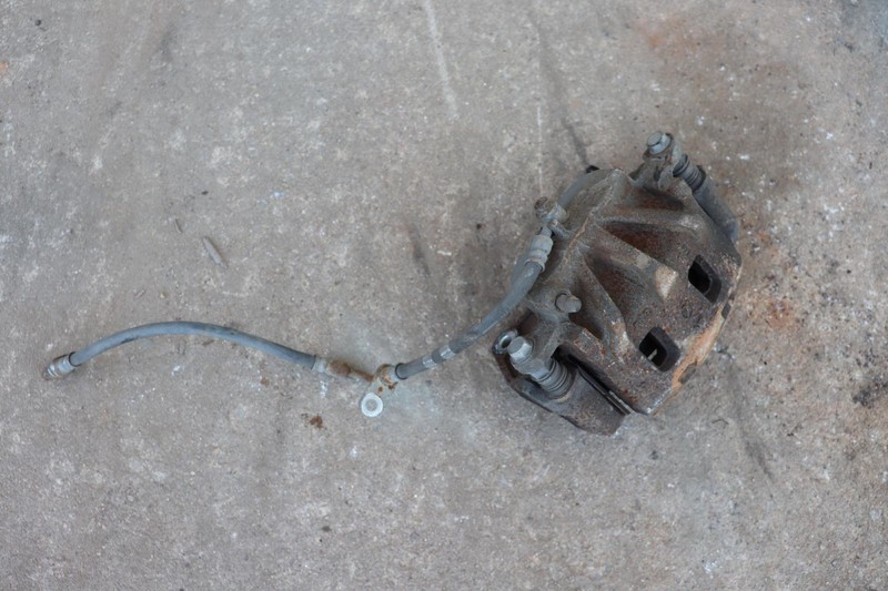 2005-2019 SUBARU LEGACY OUTBACK 2.5L FRONT LEFT DRIVER SIDE BRAKE CALIPER OEM