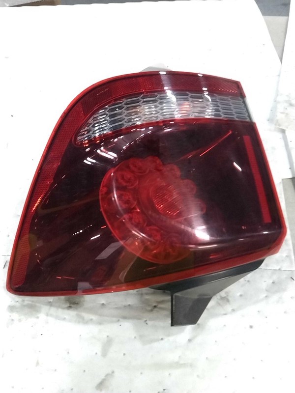 Used Right Tail Light Assembly fits: 2018 Dodge Journey LED lamps quarter panel