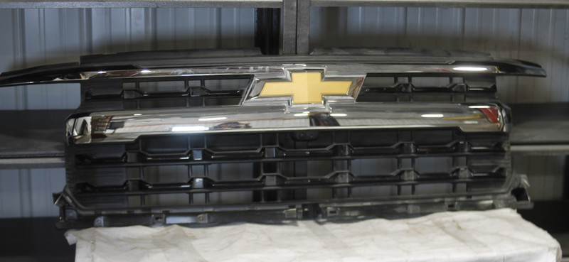 2022-2025 Chevrolet Silverado 1500 Front Grille Grill W Camera Oem