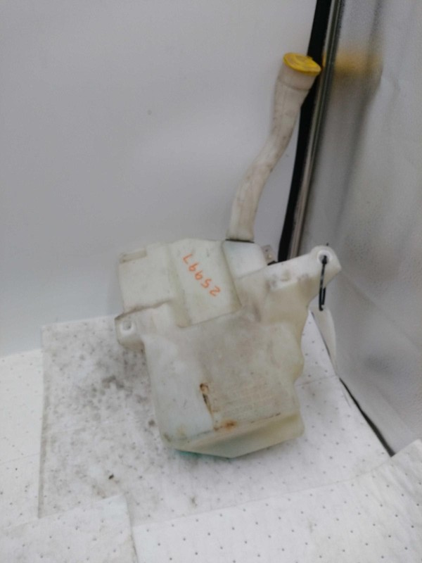 Used Washer Fluid Reservoir fits: 2013 Ford Escape VIN A 7th digit Grade A