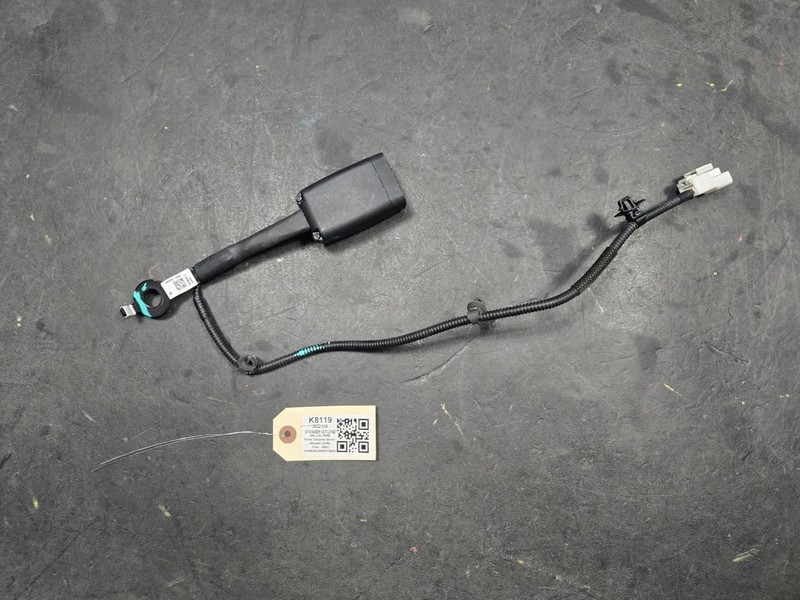 Front Right Seat Belt Buckle 2022 Kia Stinger 88830-J5000-WK 2018 2019 - 2023