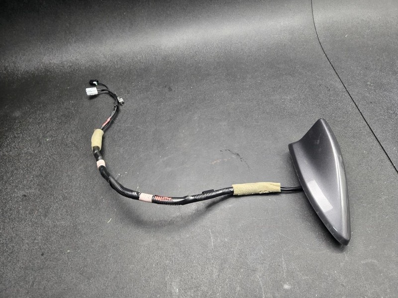 Roof Radio Antenna 2019 Honda CR-V 39150-TLA-A11ZF 2017 2018 2020 2021 2022