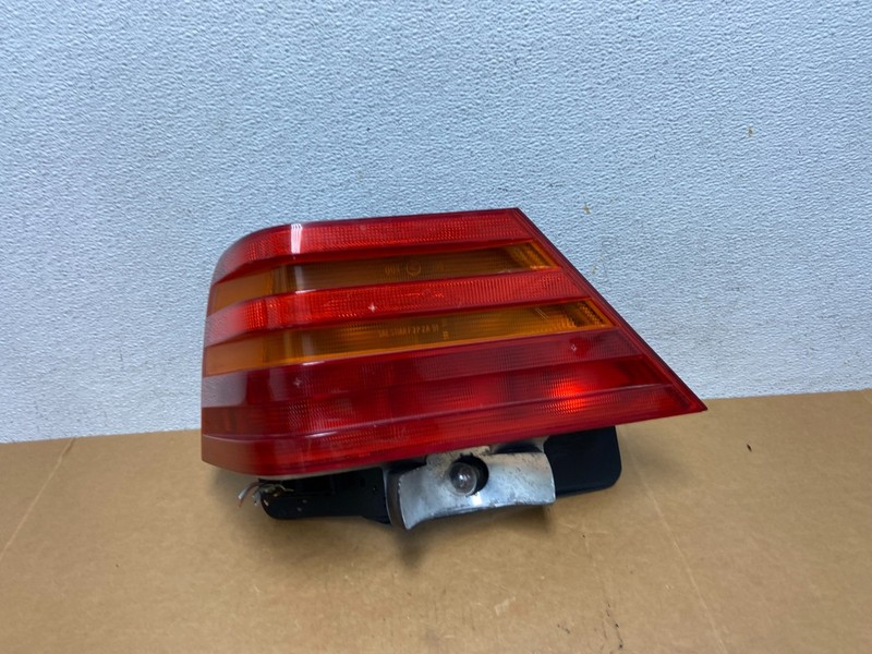 1992-1994 Mercedes W140 S600SEL S600 Left Driver Lh Tail light OEM AD8928 DW