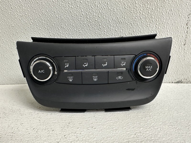 2015-2019 Nissan Sentra Heater A/C Temp Climate Control Switch Panel HVAC Oem