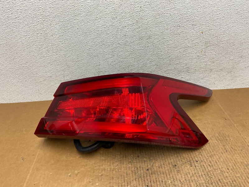 2016 2017 2018 Nissan Maxima Right Passenger RH Tail Light Oem AE1391 DW