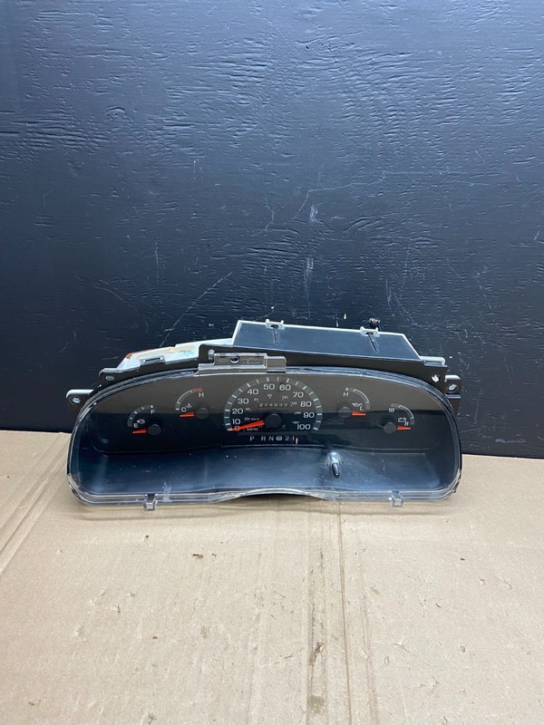 20002002 Ford Econoline E250 E350 Van Speedometer Instrument Cluster ab8837 DG