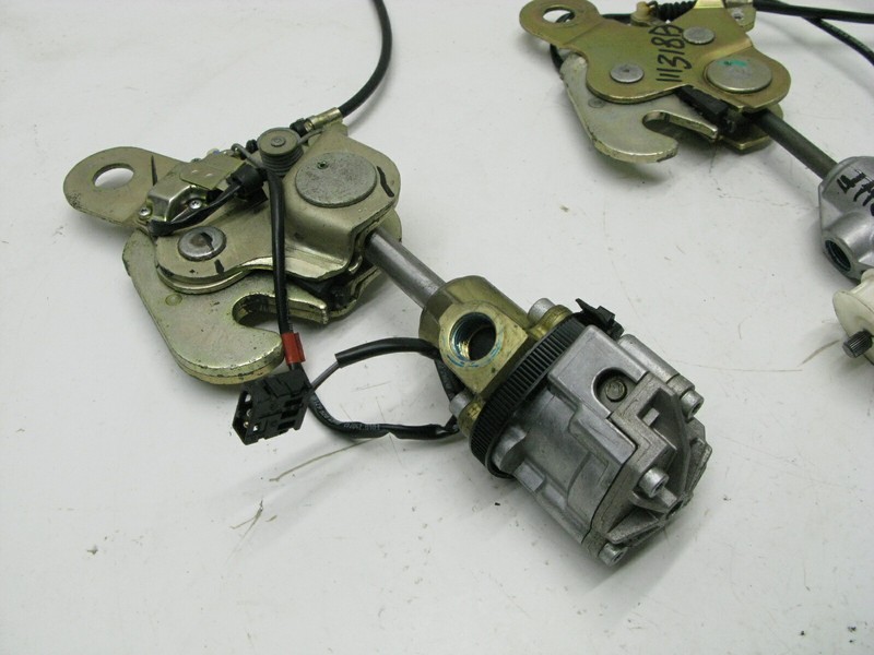96-00 MERCEDES R129 SL320 SL500 FRONT RIGHT PASSENGER FOLD SEAT ADJUST MOTOR 111