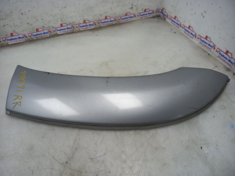 04 TOYOTA SEQUOIA PASSENGER RIGHT QUARTER PANEL MOULDING SILVER-1D6