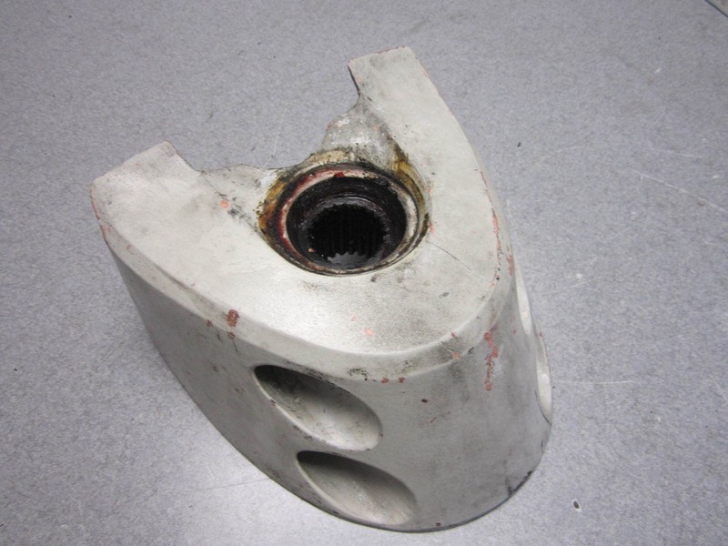 339306 338744 Evinrude Johnson White Lower Steering Arm Mount Bracket 25" Shaft