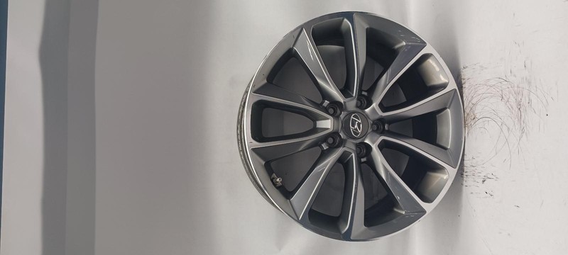 17-'19 HYUNDAI SANTA FE Wheel 18x7-1/2 alloy 3.3L OEM Grade B
