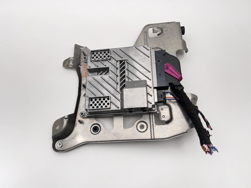 2017-2018 MERCEDES E-CLASS AMPLIFIER W/BRACKET -BURMESTER- 65712