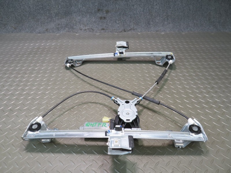 2003-2009 HUMMER H2 FRONT RIGHT DOOR WINDOW REGULATOR W MOTOR