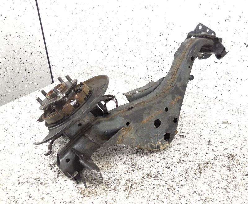 2020 20 Nissan Rogue Rear Spindle Knuckle Hub Passenger Right RH OEM