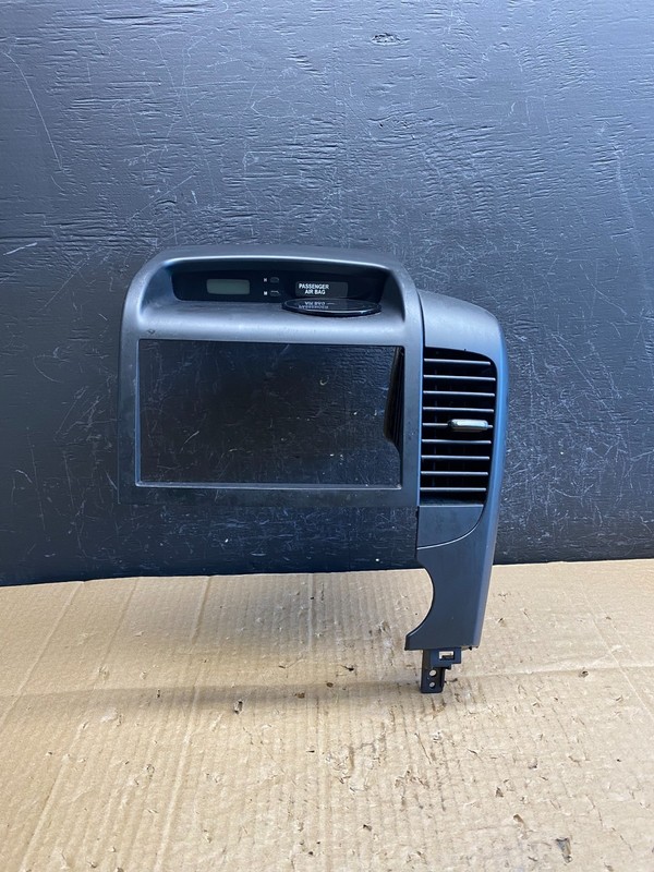 2006-2014 Hyundai Entourage Sedona Center Radio Clock Bezel Air Vent AC9631 DG