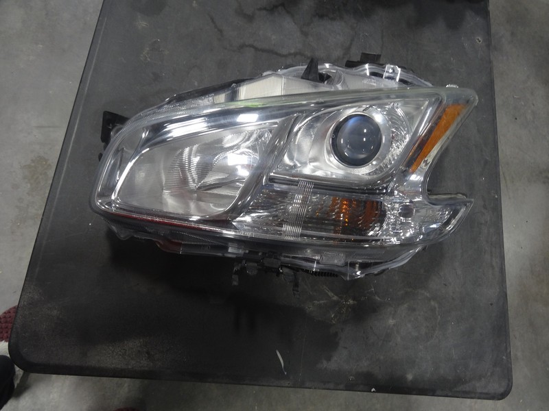 2009-2014 Nissan Maxima Left Driver Side Halogen Headlight Assembly! OEM