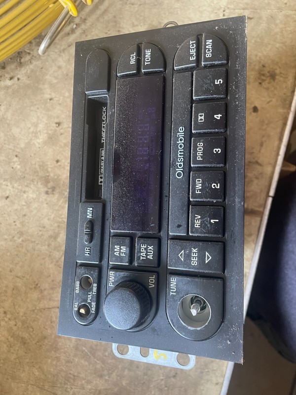 96-00 OLDSMOBILE ACHIEVAAURORA ALERO INTRIGUE OEM RADIO STEREO TAPE PLAYER