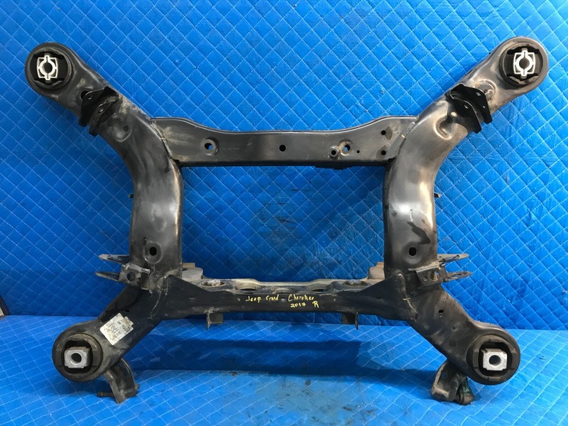 16-21 JEEP GRAND CHEROKEE REAR SUBFRAME SUB FRAME CROSSMEMBER CRADLE OEM