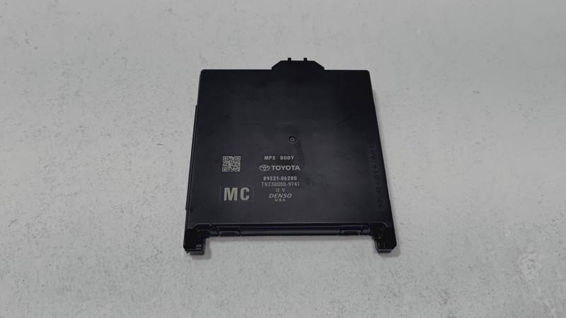 Toyota Camry XSE XLE Multiplex Network Body Control Module Unit 2018-2019 OEM