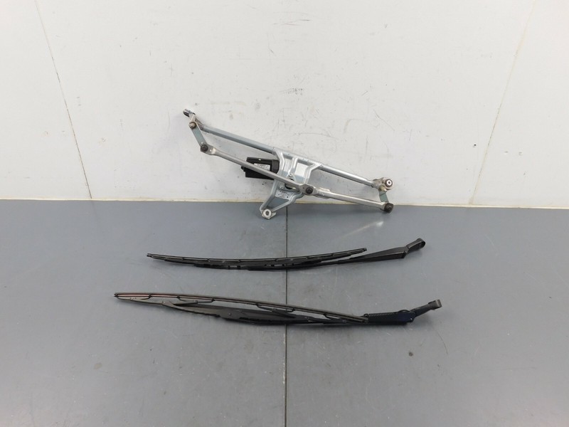 2012 09 - 12 Porsche 911 Carrera 4 GTS Windshield Wiper Motor / Arms #4567 Q4
